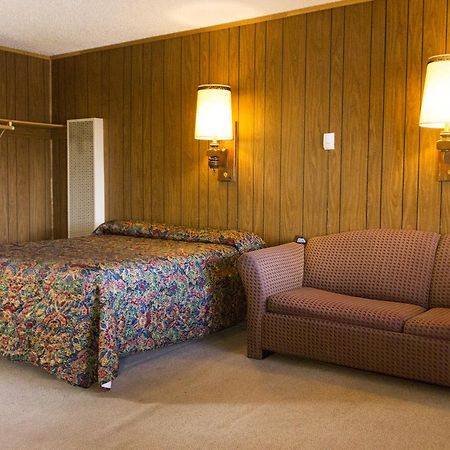 The Village Inn Motel & Restaurant Challis Buitenkant foto